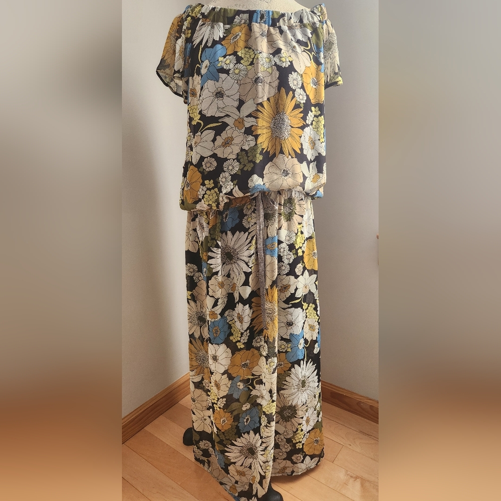 SOUVENIR maxi colorful of the shoulder  dress in size M